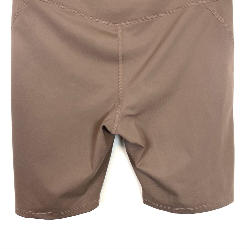 Girlfriend Collective | High Rise Biker Shorts in Limestone Size XL - Picture 7 of 12